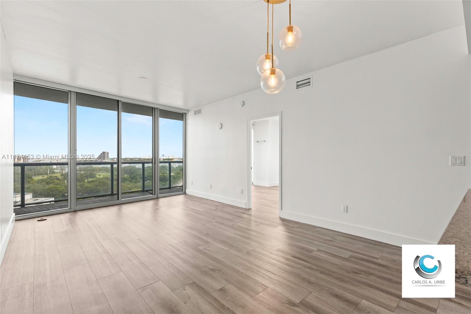 888 Biscayne Blvd #911, Miami FL 33132