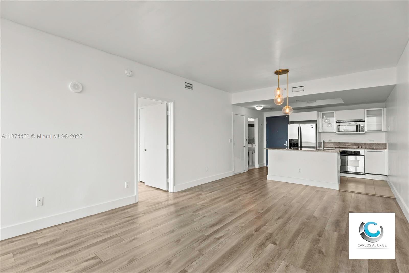 888 Biscayne Blvd #911, Miami FL 33132