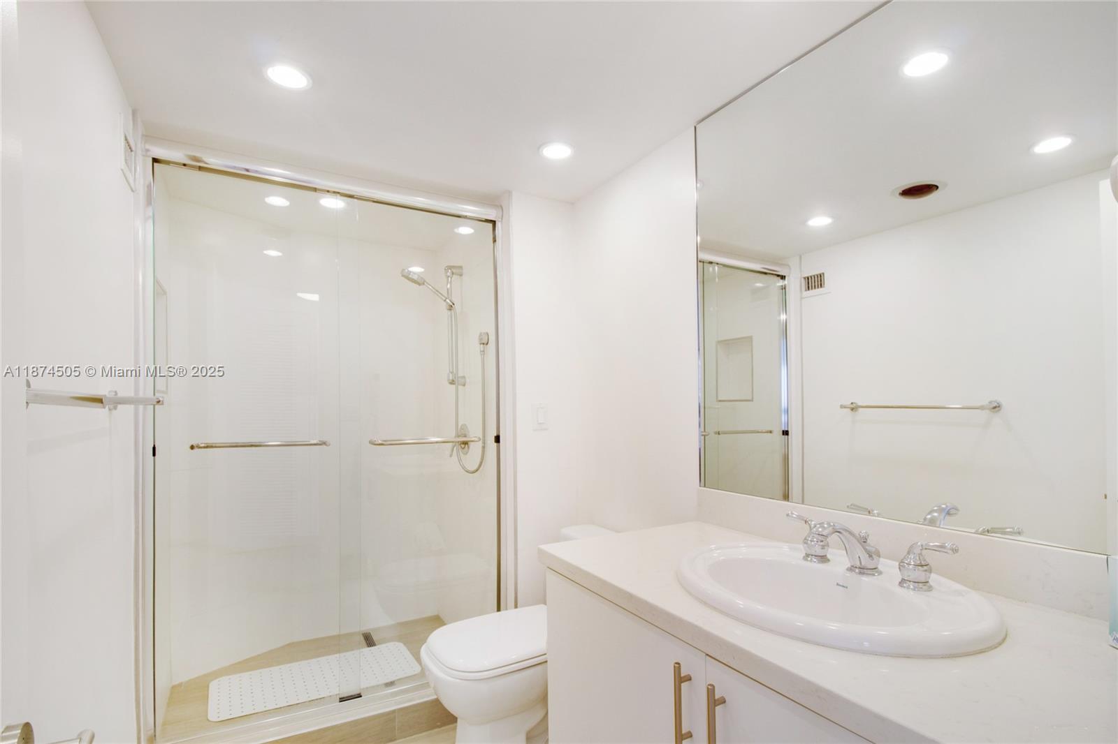1111 Crandon Blvd #B606, Key Biscayne FL 33149