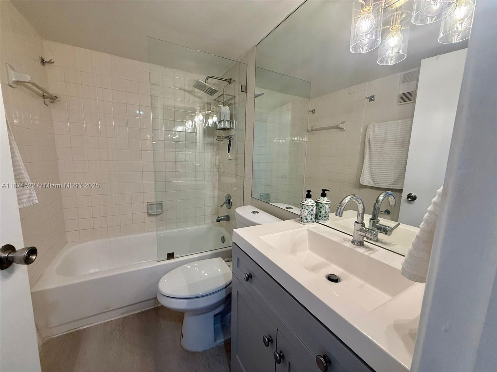 770 Claughton Island Dr #812, Miami FL 33131