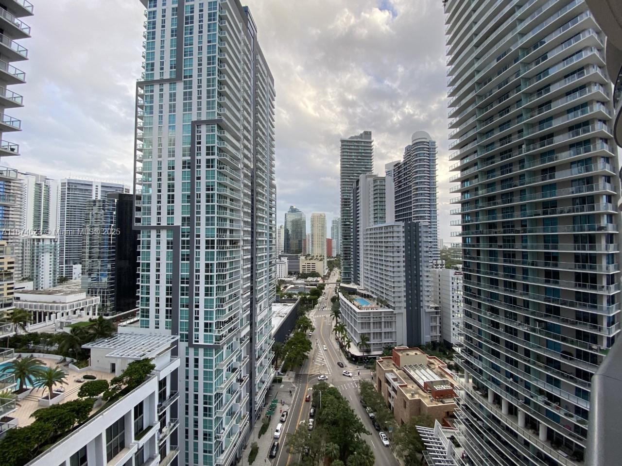 1000 Brickell Plz #2201, Miami FL 33131