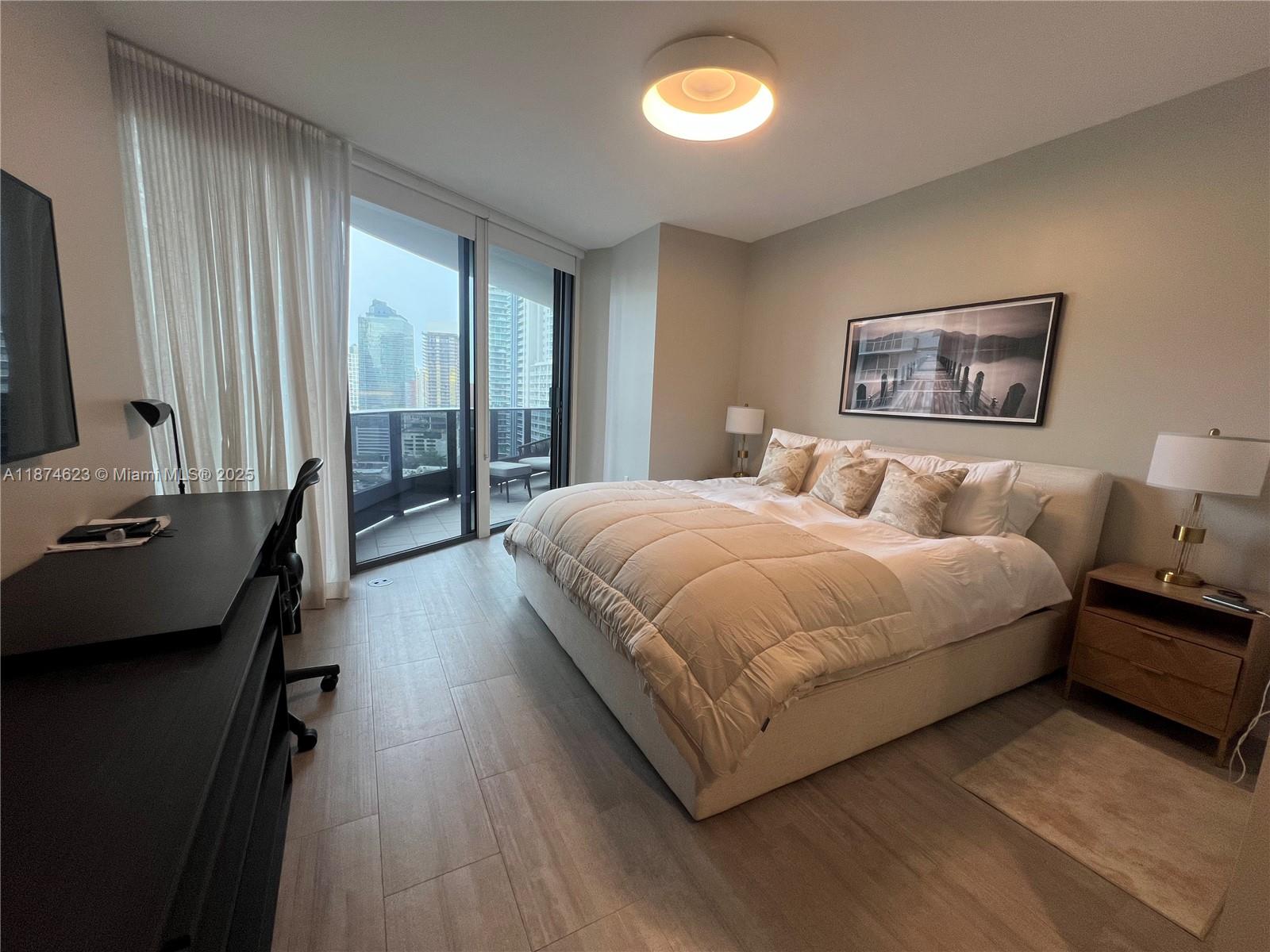 1000 Brickell Plz #2201, Miami FL 33131