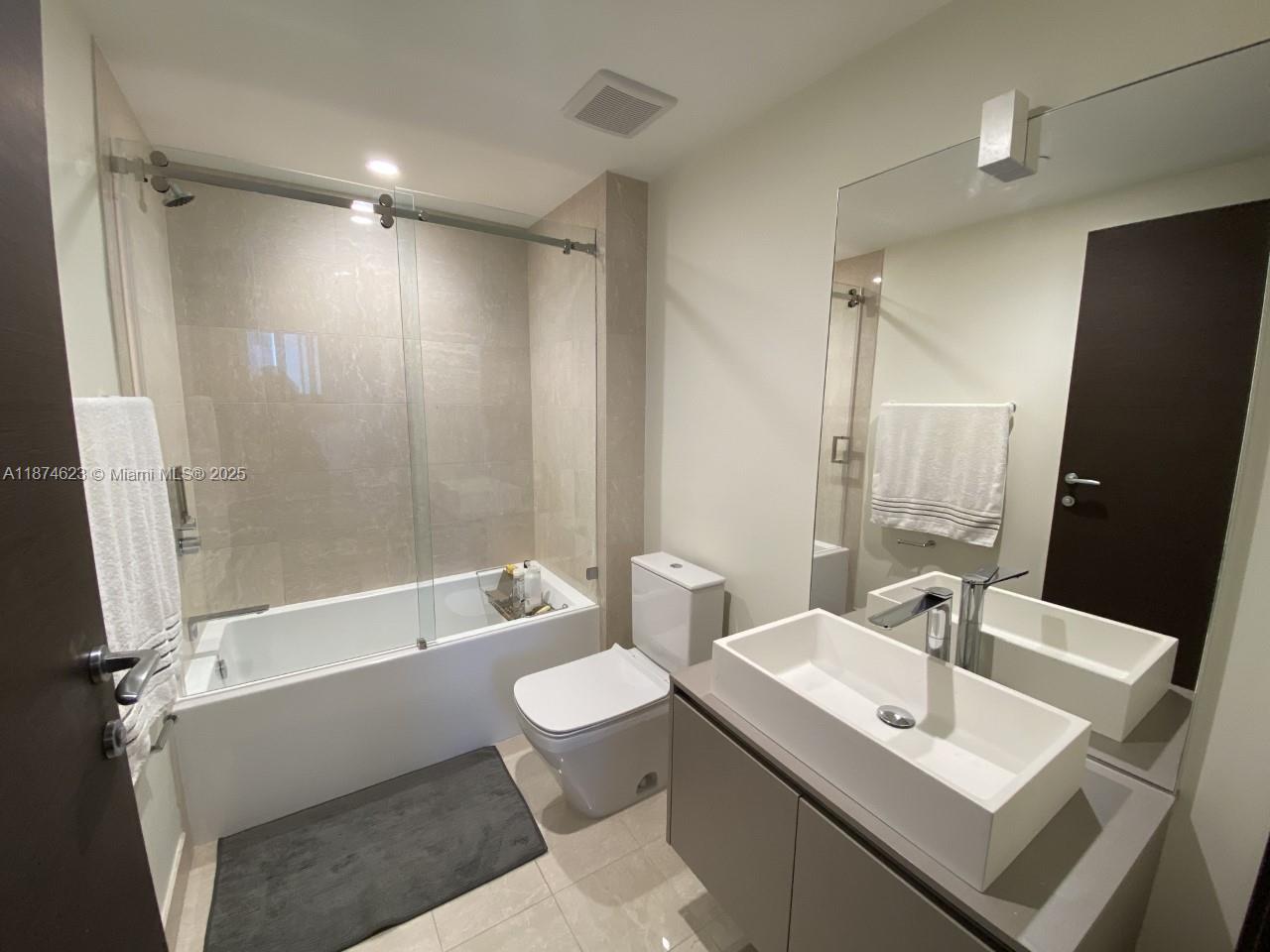 1000 Brickell Plz #2201, Miami FL 33131