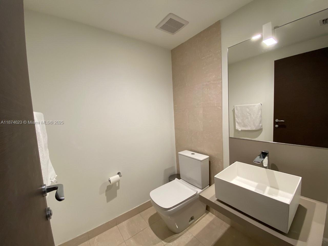 1000 Brickell Plz #2201, Miami FL 33131
