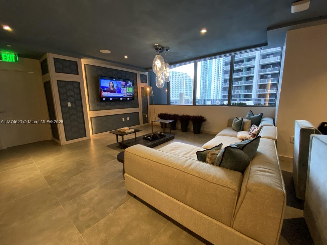 1000 Brickell Plz #2201, Miami FL 33131