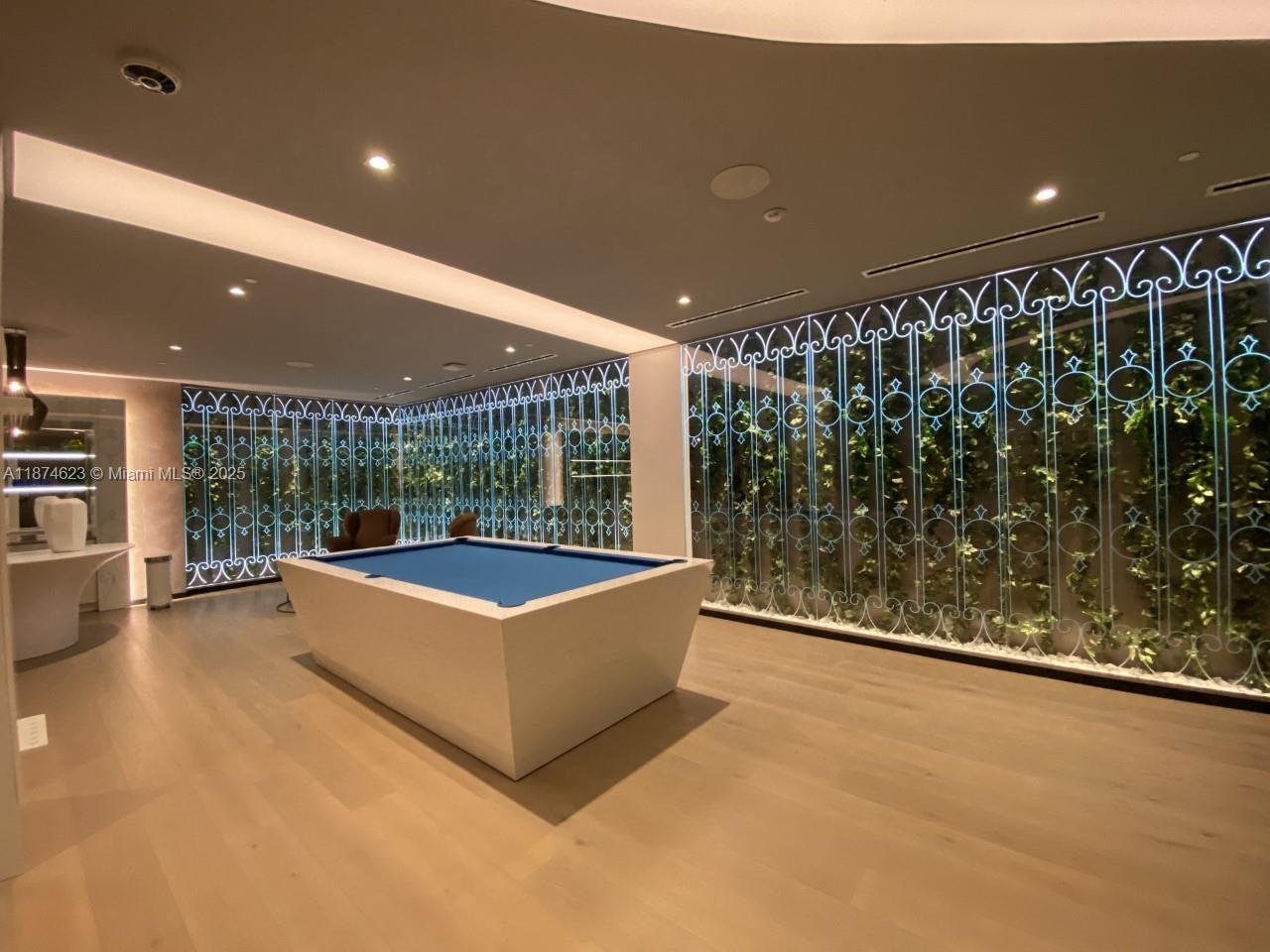 1000 Brickell Plz #2201, Miami FL 33131