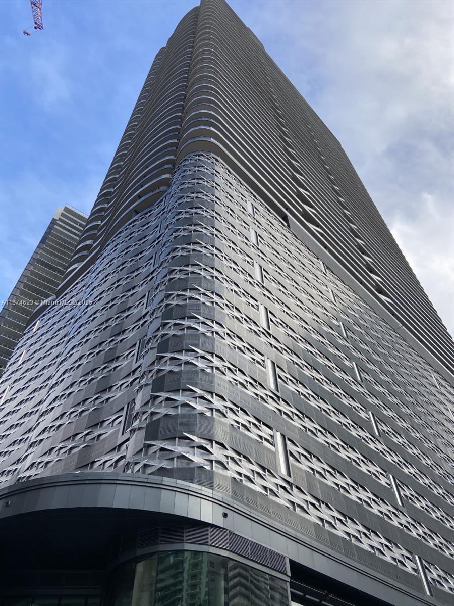 1000 Brickell Plz #2201, Miami FL 33131