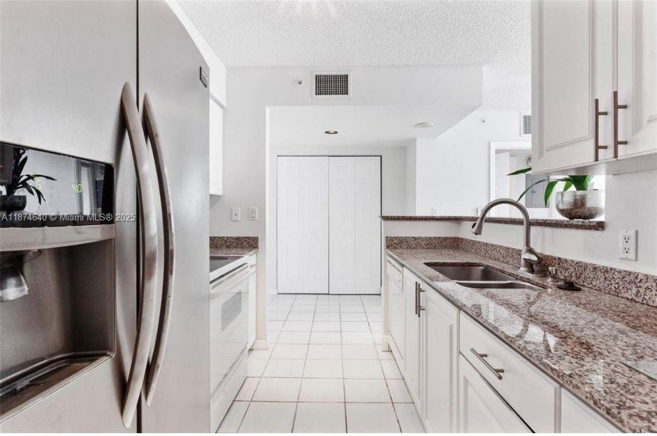 1155 Brickell Bay Dr #1705, Miami FL 33131