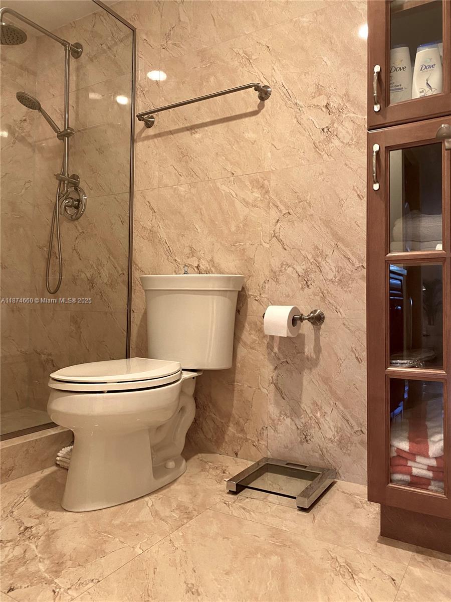 177 Ocean Lane Dr #212, Key Biscayne FL 33149