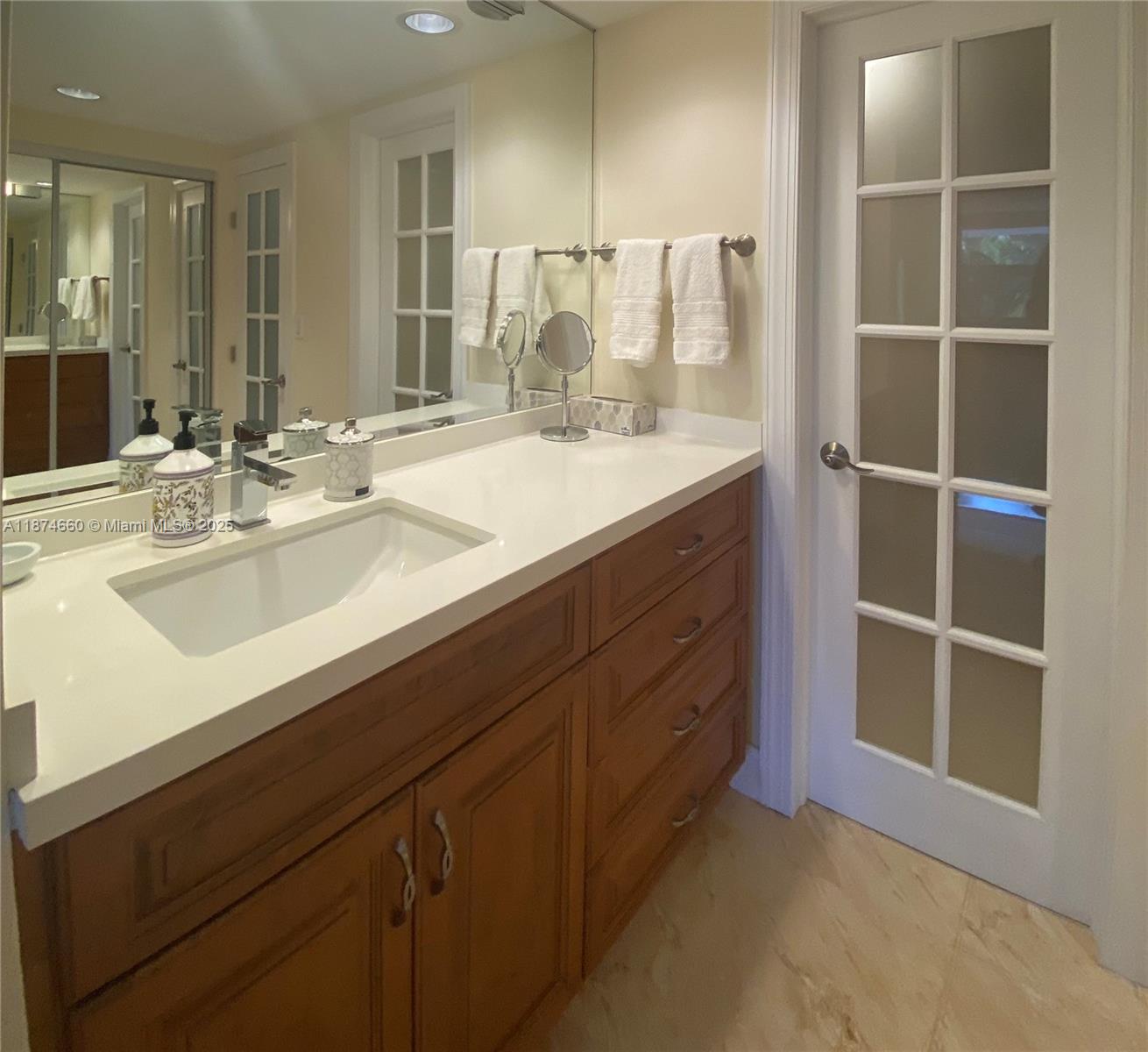 177 Ocean Lane Dr #212, Key Biscayne FL 33149