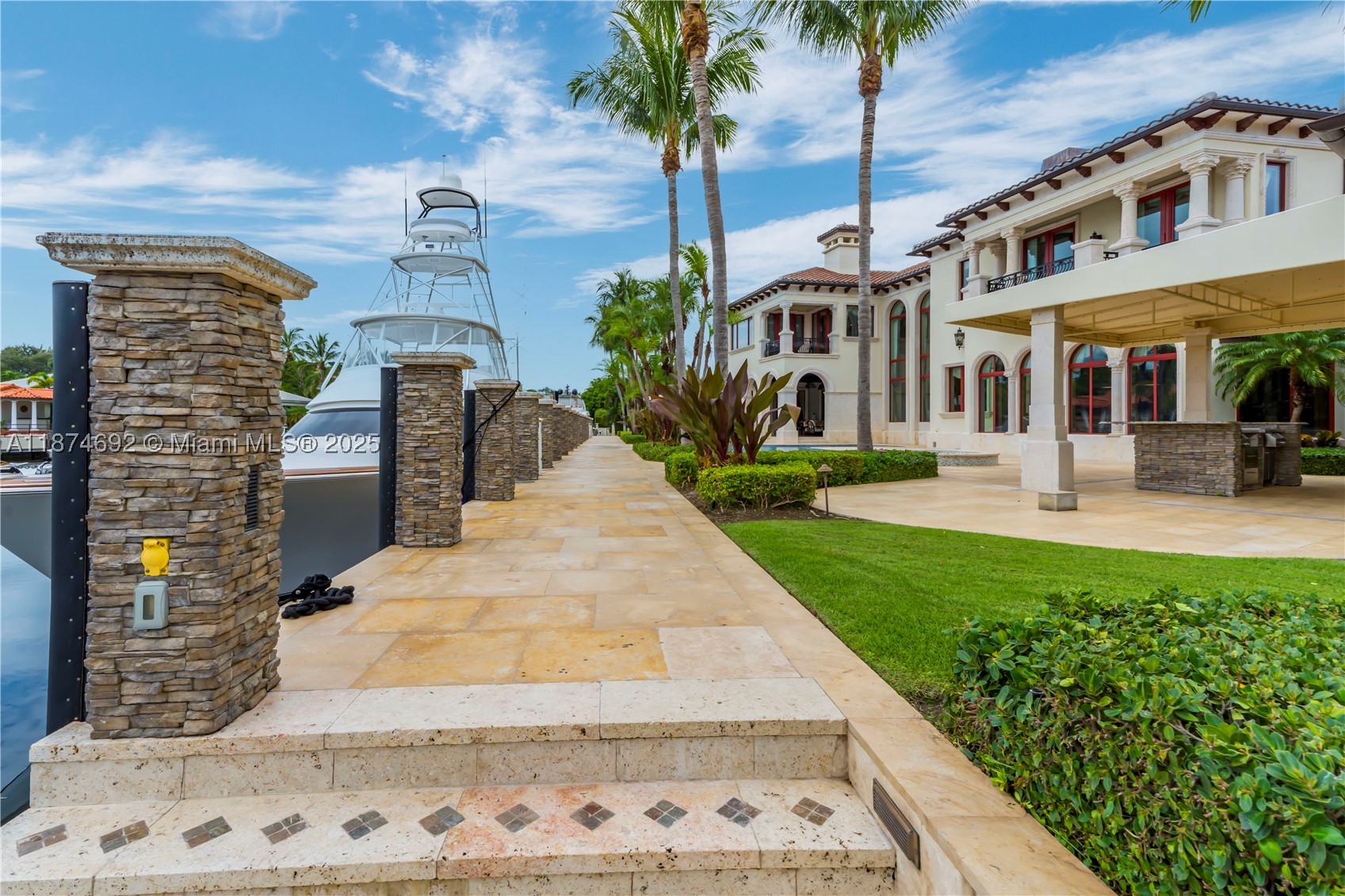 700 Osprey Point Cir, Boca Raton FL 33431