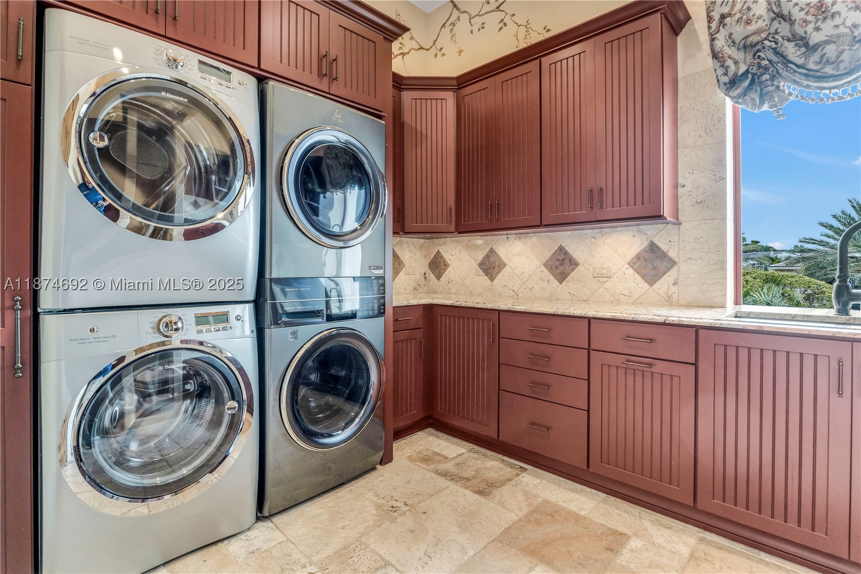 700 Osprey Point Cir, Boca Raton FL 33431