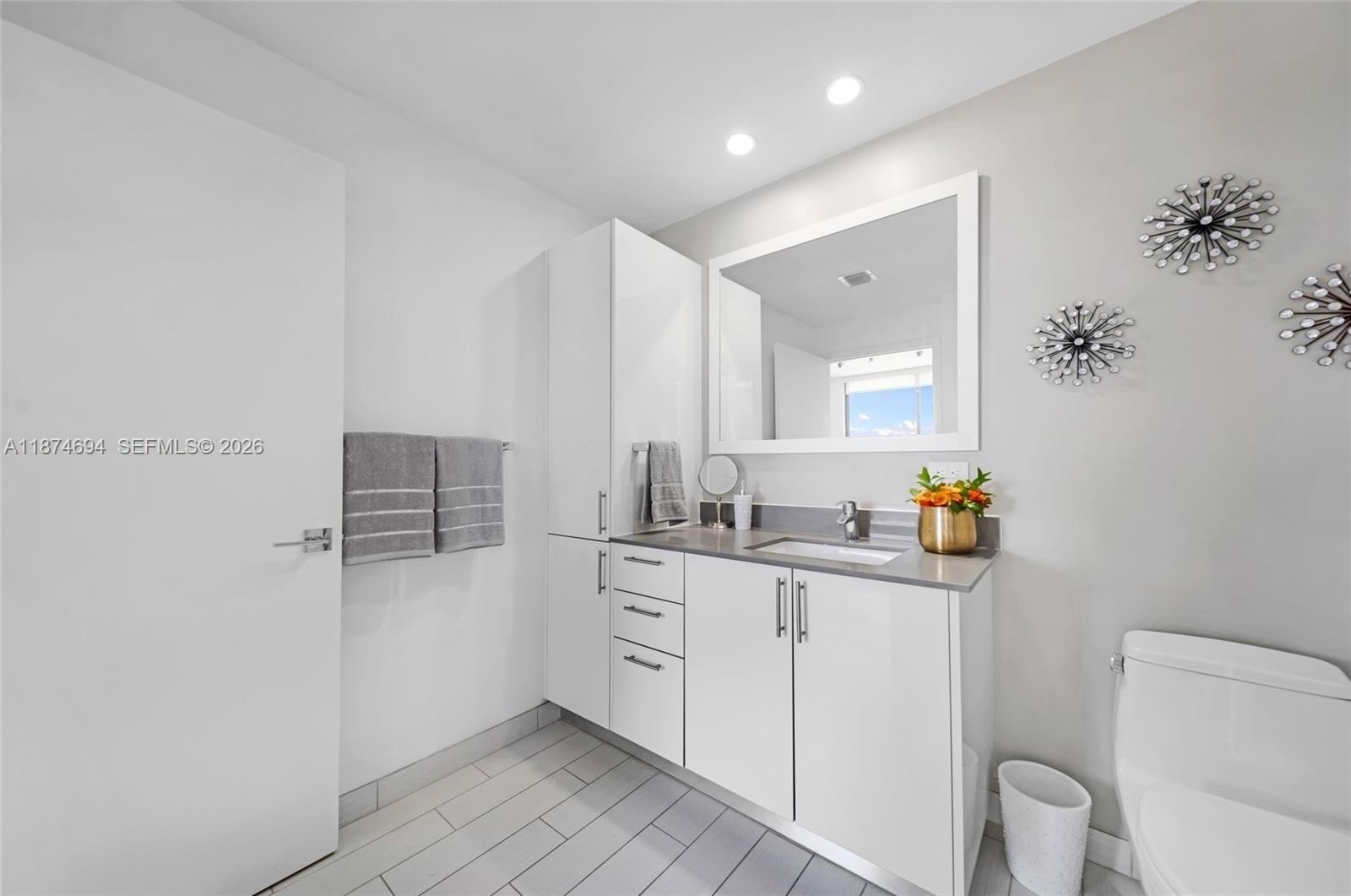 999 SW 1st Ave #1903, Miami FL 33130