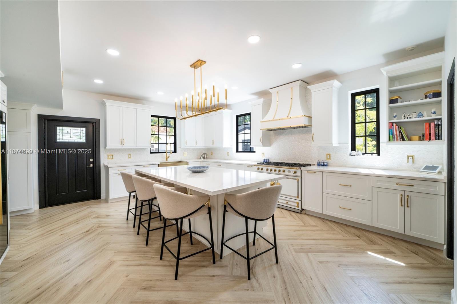5149 Alton Rd, Miami Beach FL 33140