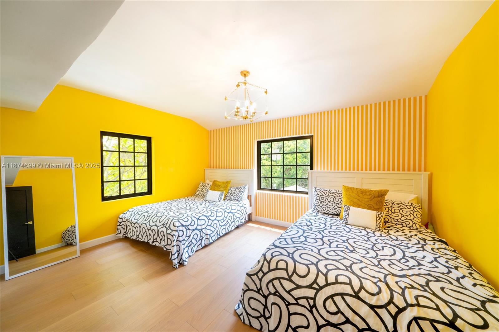 5149 Alton Rd, Miami Beach FL 33140