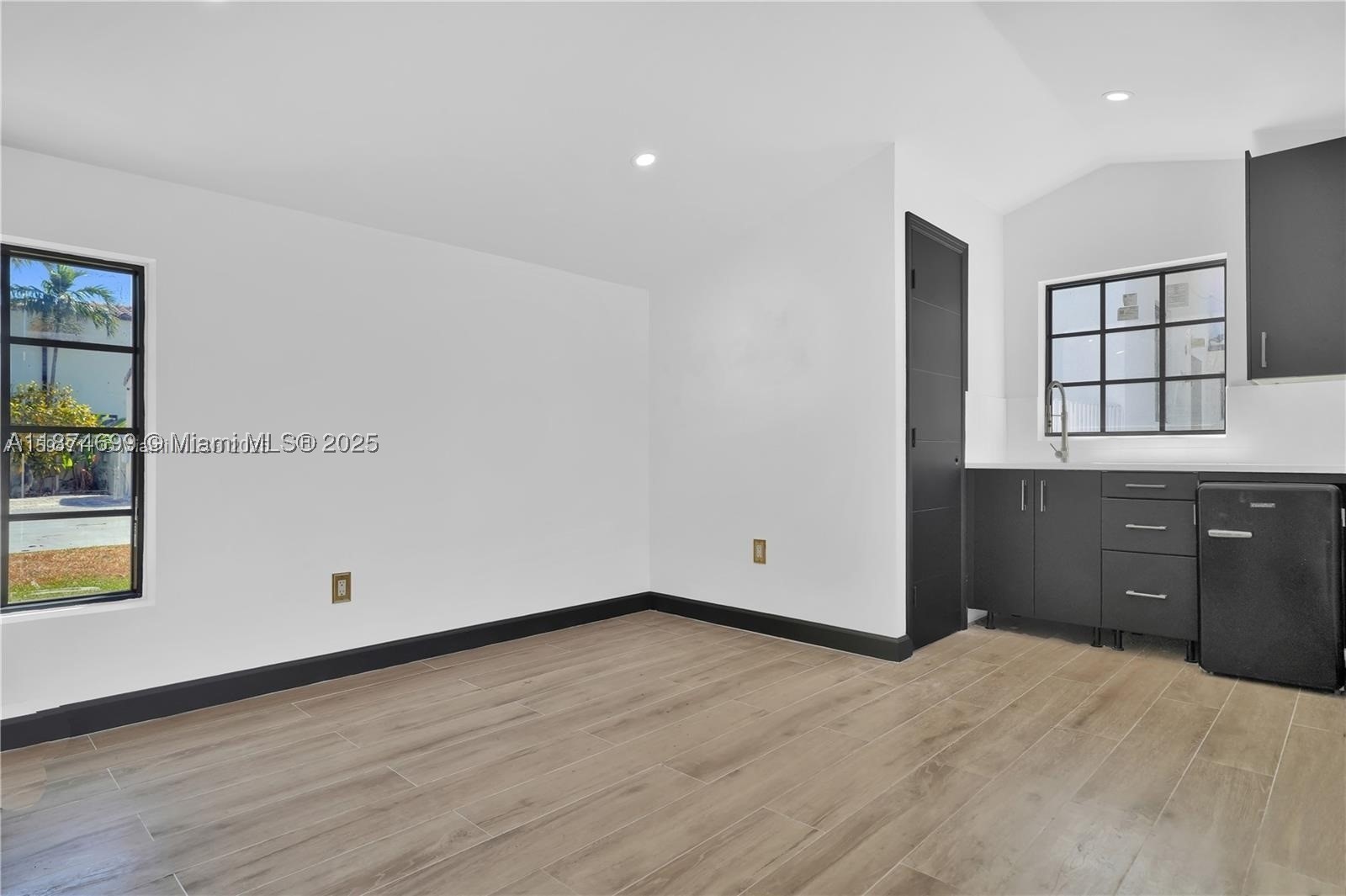5149 Alton Rd, Miami Beach FL 33140