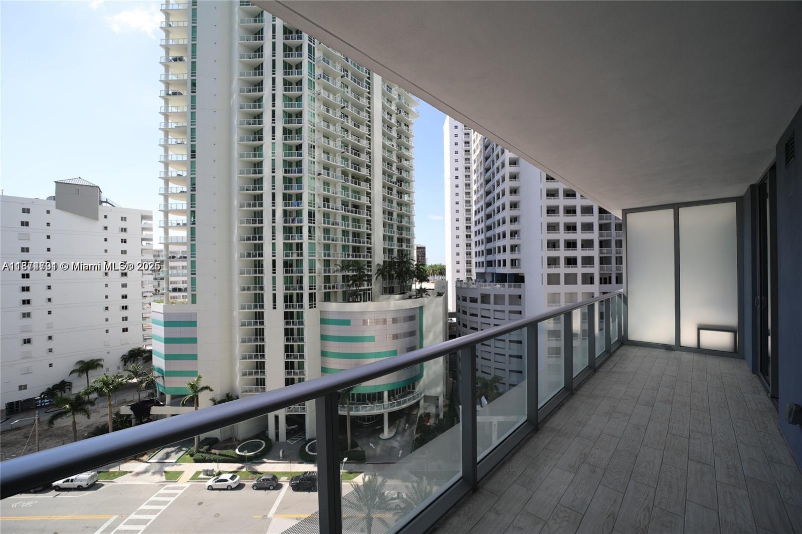 1300 Brickell Bay Dr #1006, Miami FL 33131
