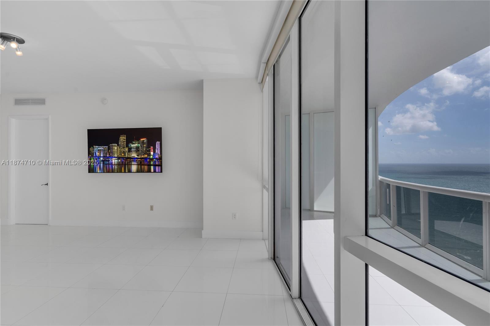 15811 Collins Ave #2407, Sunny Isles Beach FL 33160