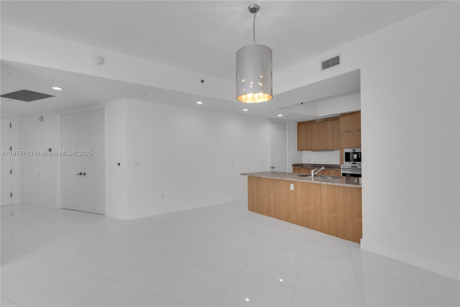 15811 Collins Ave #2407, Sunny Isles Beach FL 33160