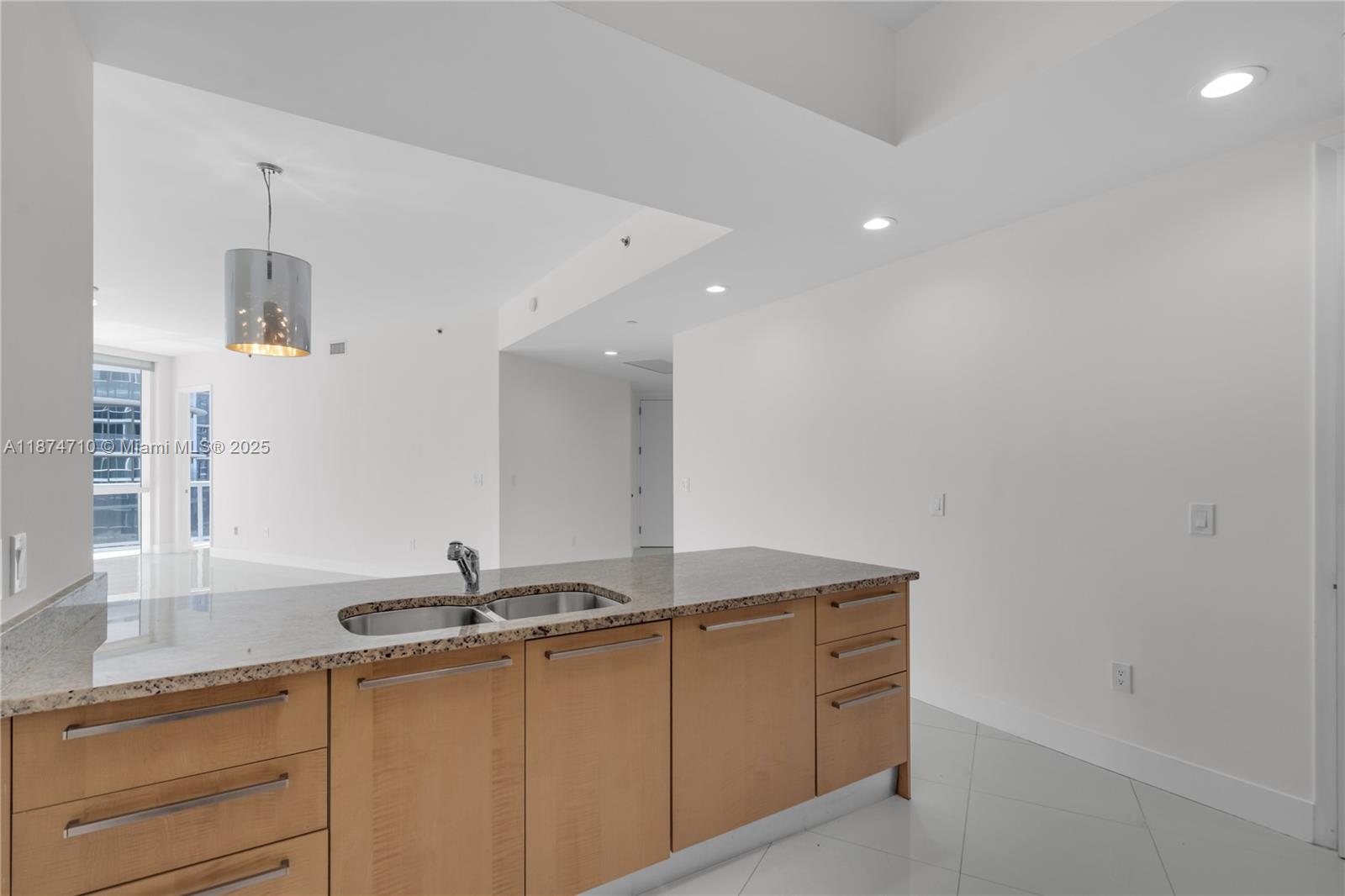 15811 Collins Ave #2407, Sunny Isles Beach FL 33160