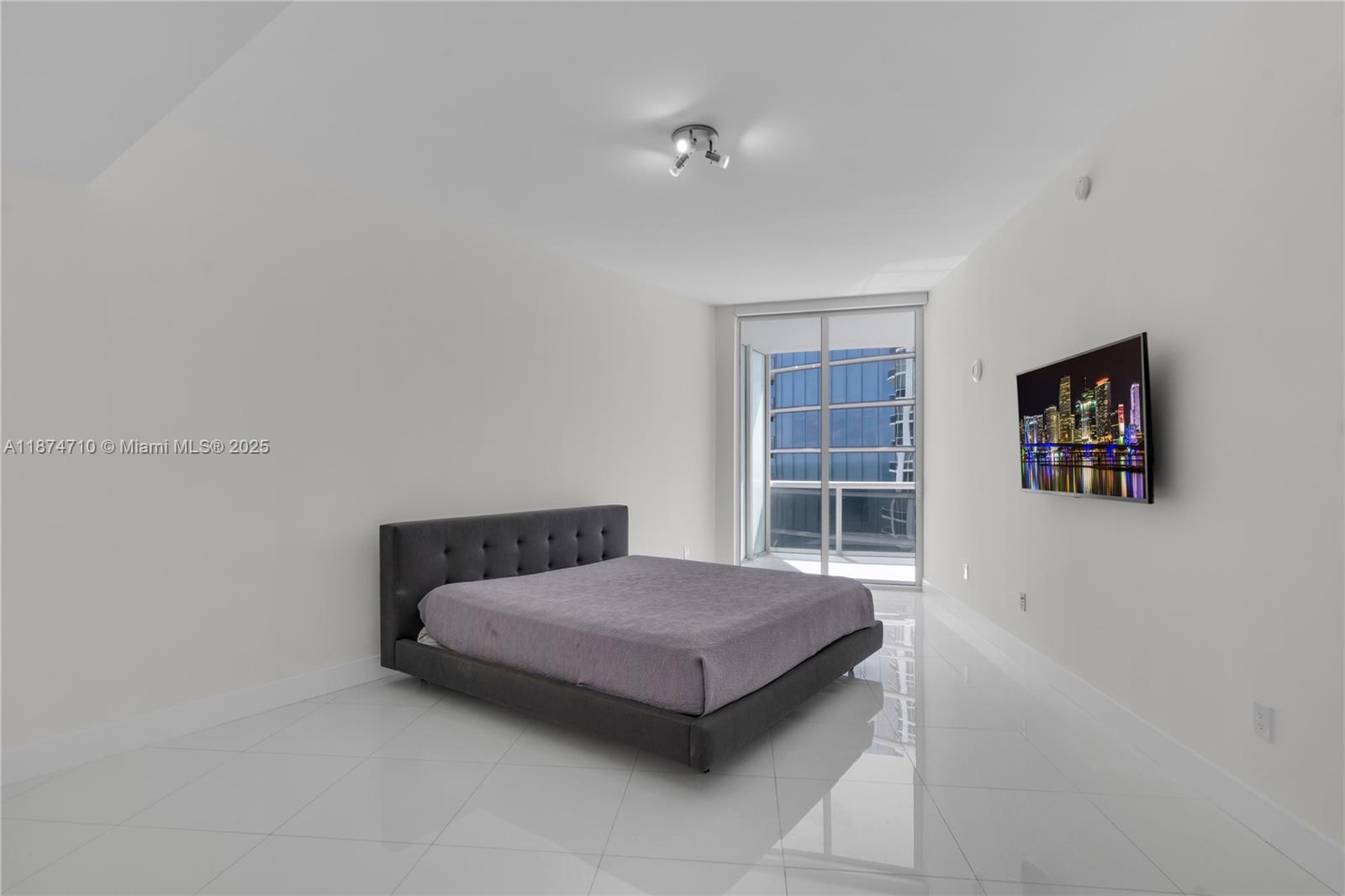 15811 Collins Ave #2407, Sunny Isles Beach FL 33160