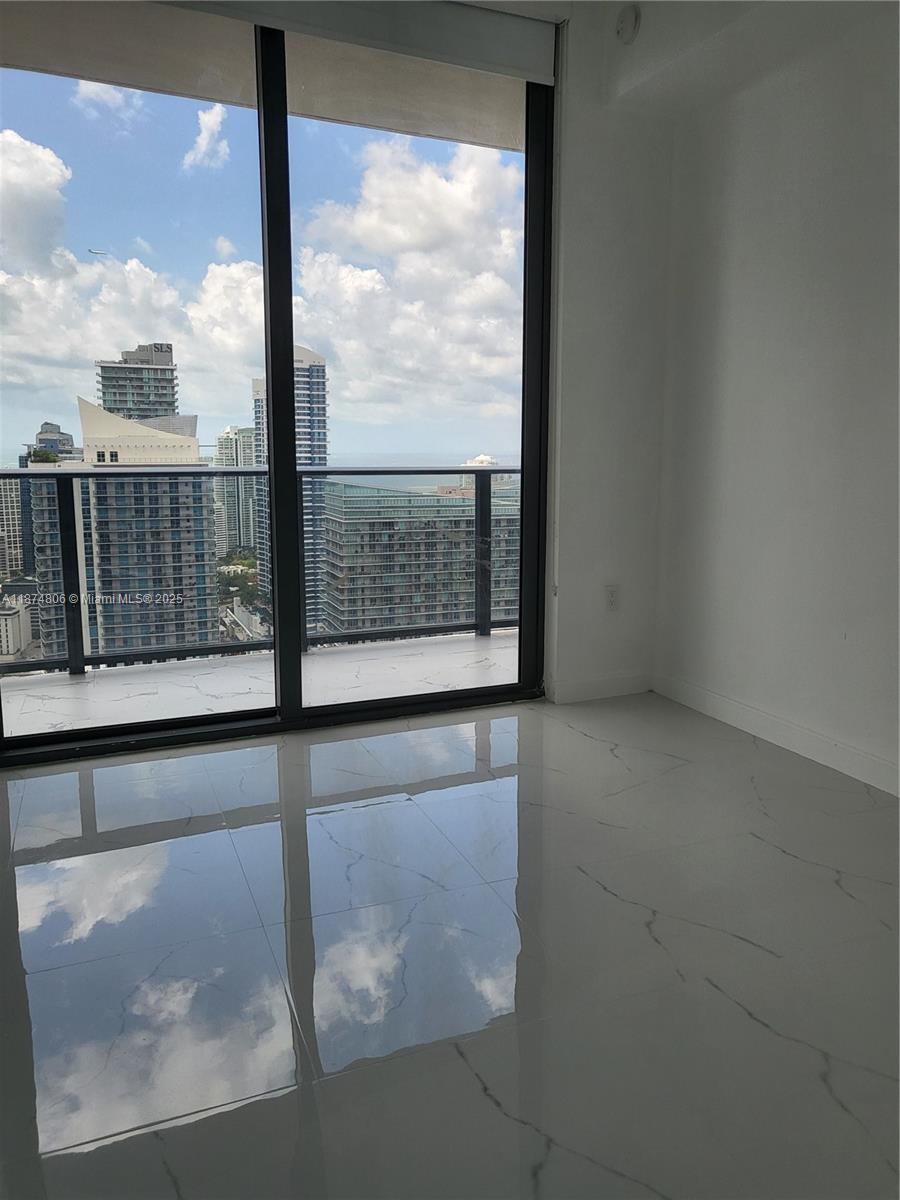 45 SW 9Th St #4303, Miami FL 33130