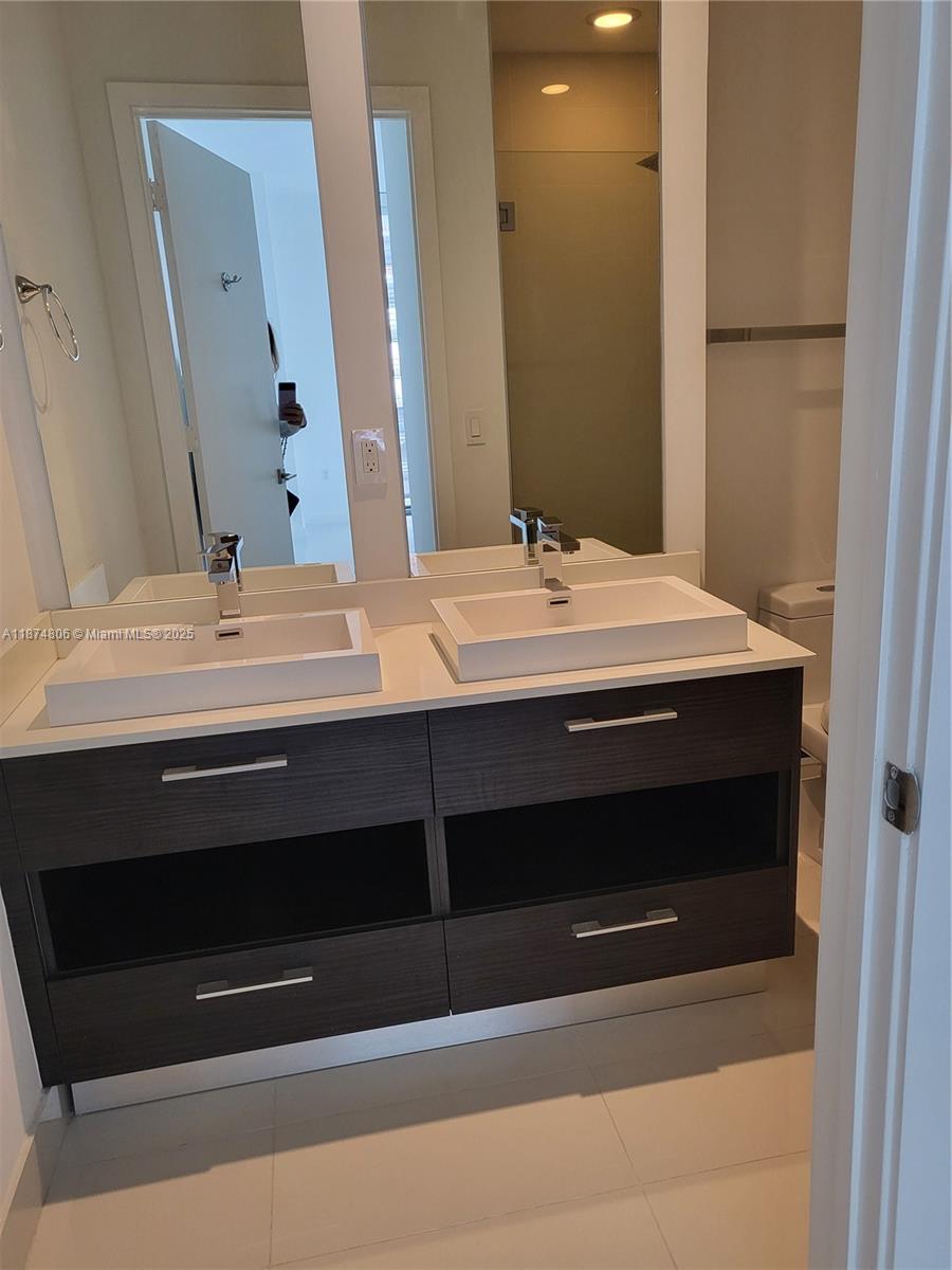 45 SW 9Th St #4303, Miami FL 33130