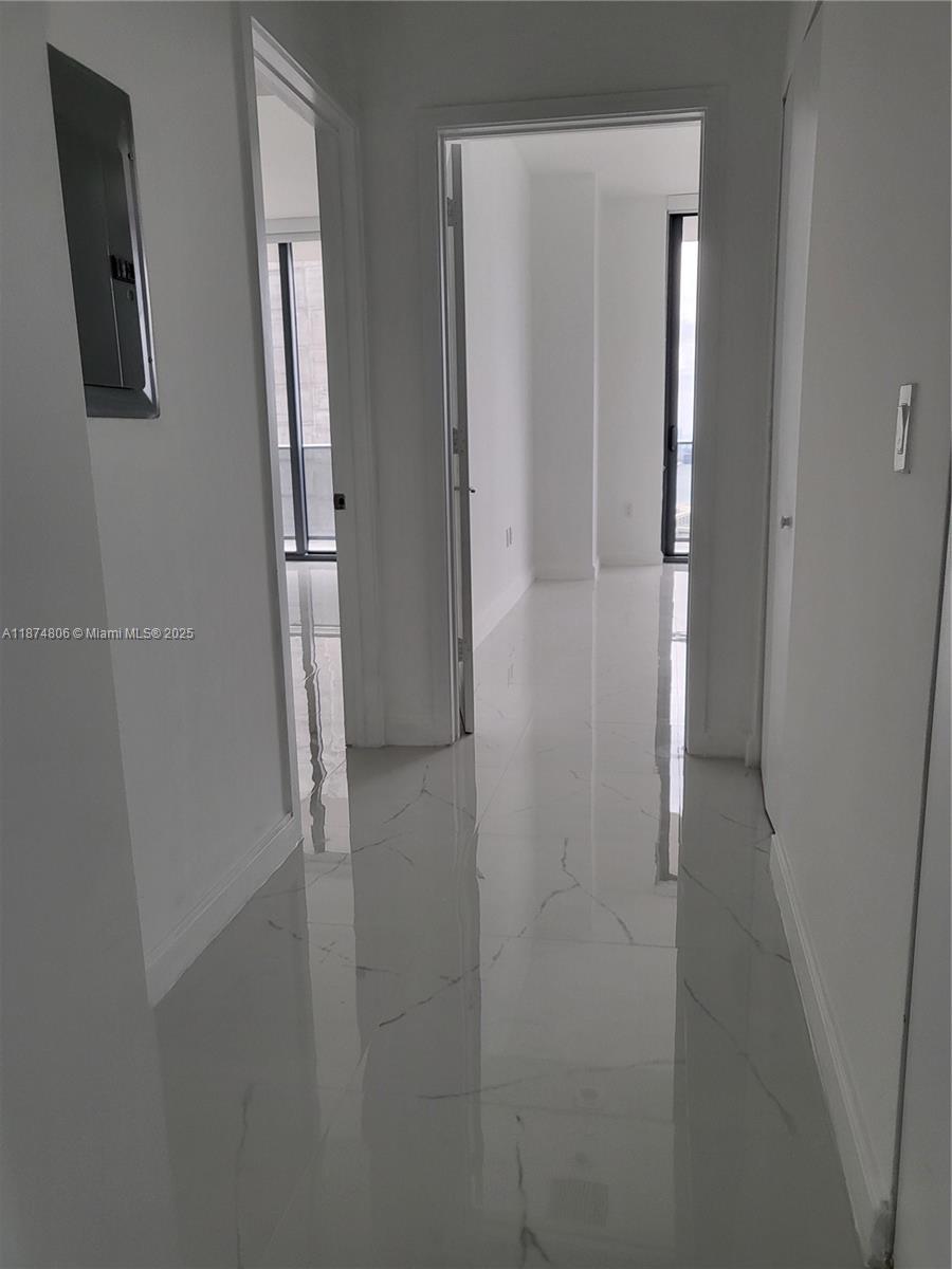 45 SW 9Th St #4303, Miami FL 33130