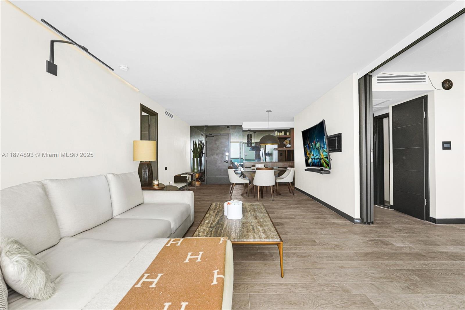5151 Collins Ave #1519, Miami Beach FL 33140