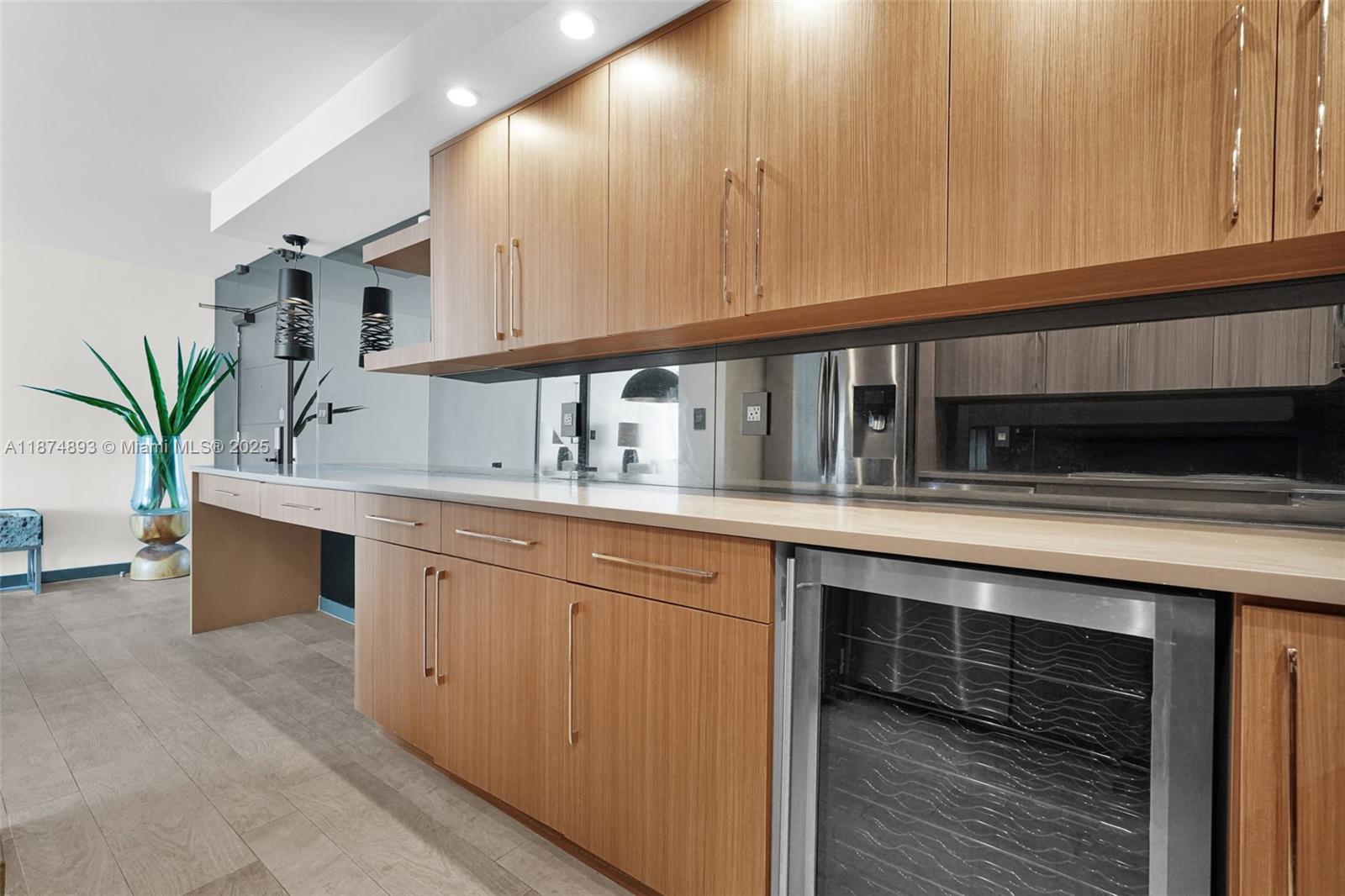 5151 Collins Ave #1519, Miami Beach FL 33140