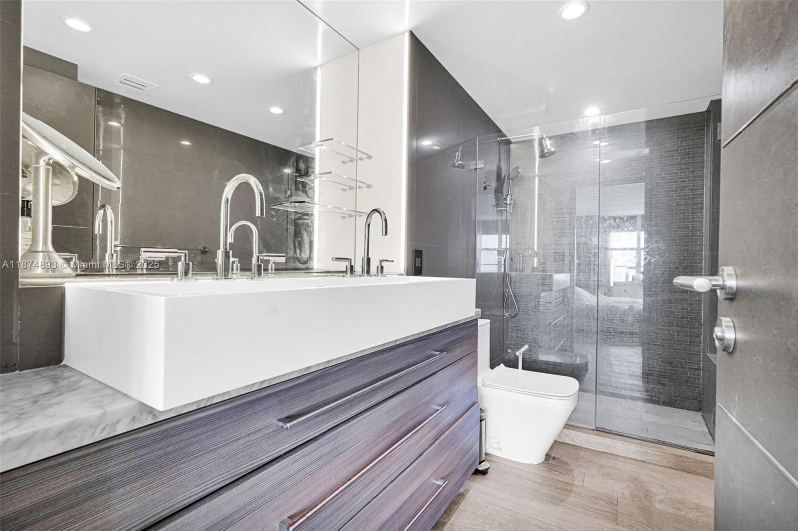 5151 Collins Ave #1519, Miami Beach FL 33140