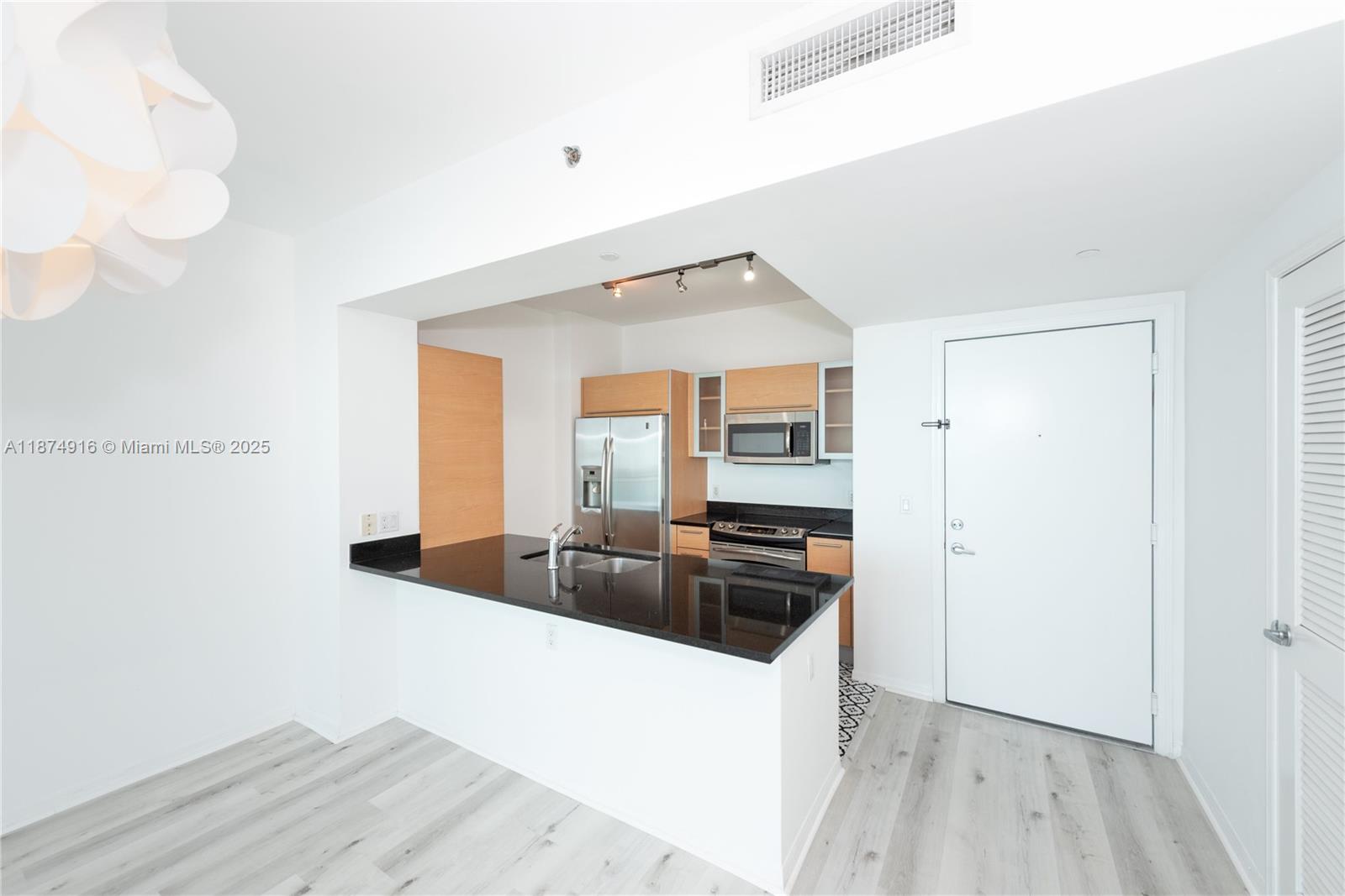 951 Brickell Ave #3102, Miami FL 33131
