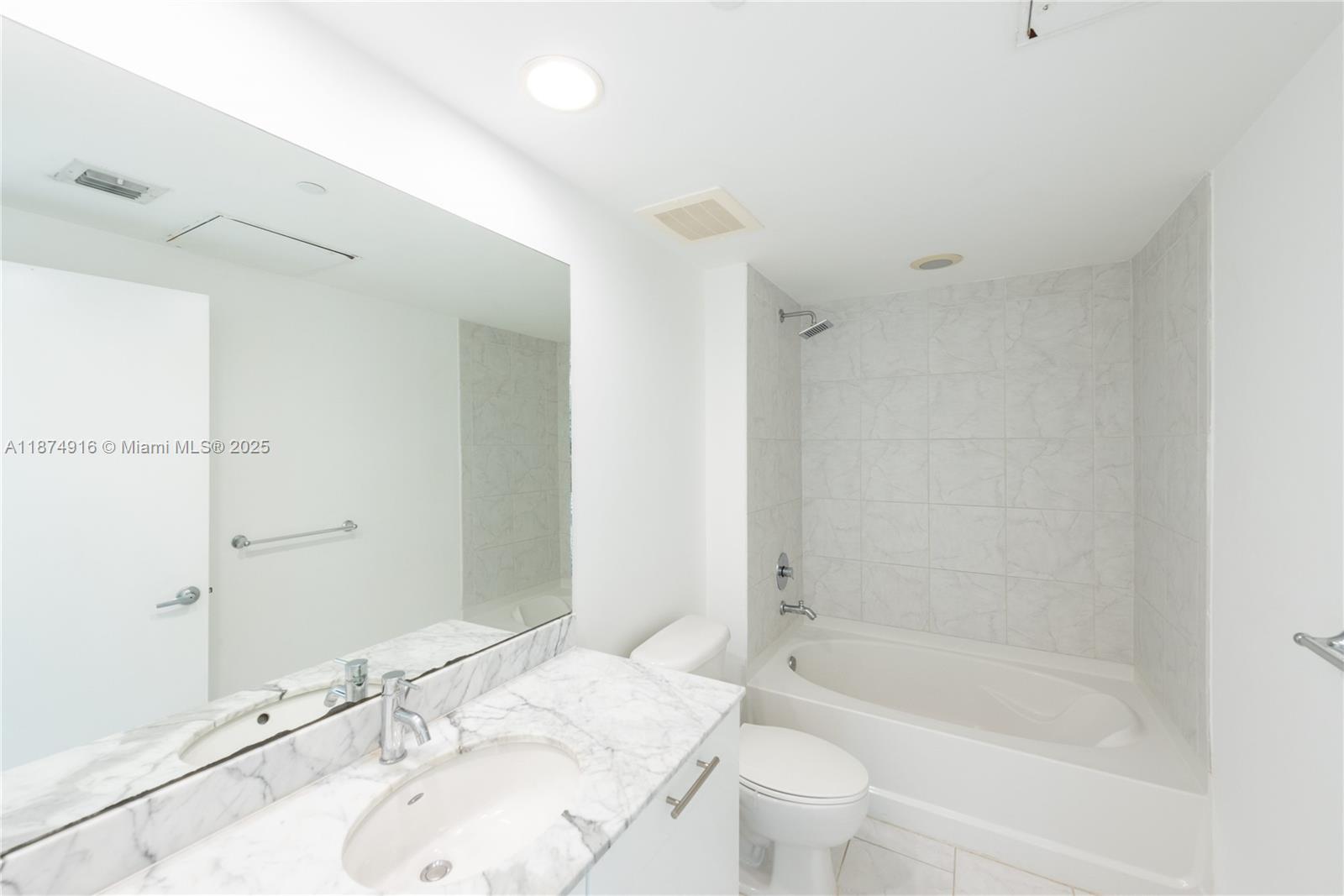 951 Brickell Ave #3102, Miami FL 33131