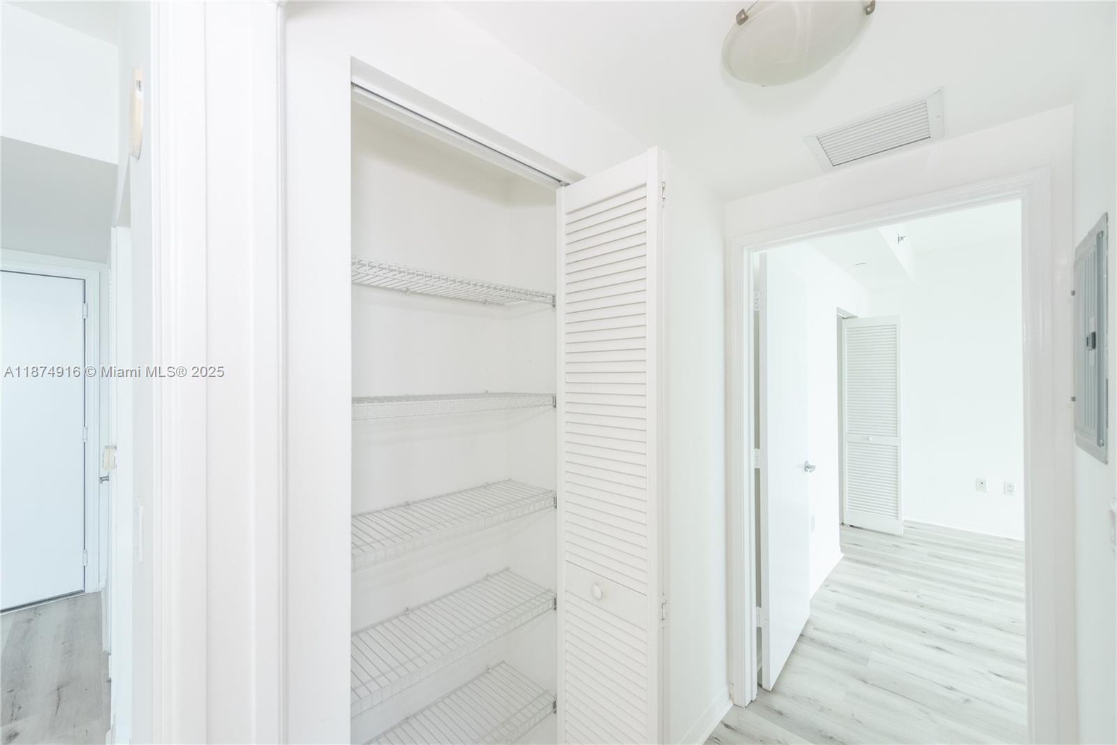951 Brickell Ave #3102, Miami FL 33131