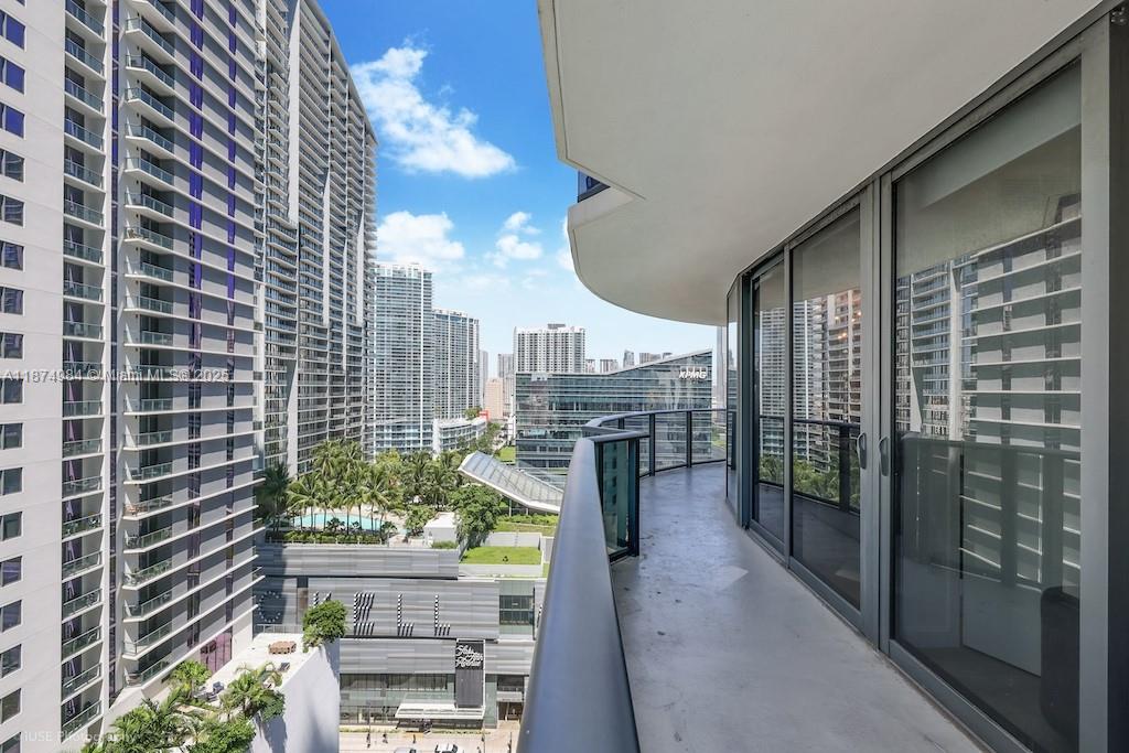 45 SW 9th St #1808, Miami FL 33130