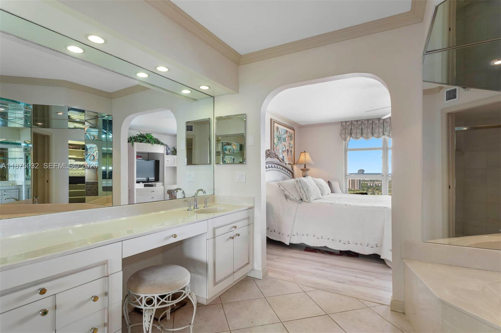 3500 Mystic Pointe Dr #3505, Aventura FL 33180
