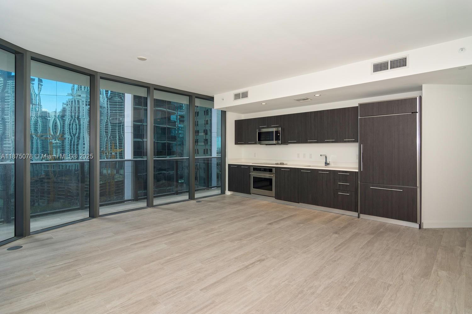 55 SW 9 St #1606, Miami FL 33130