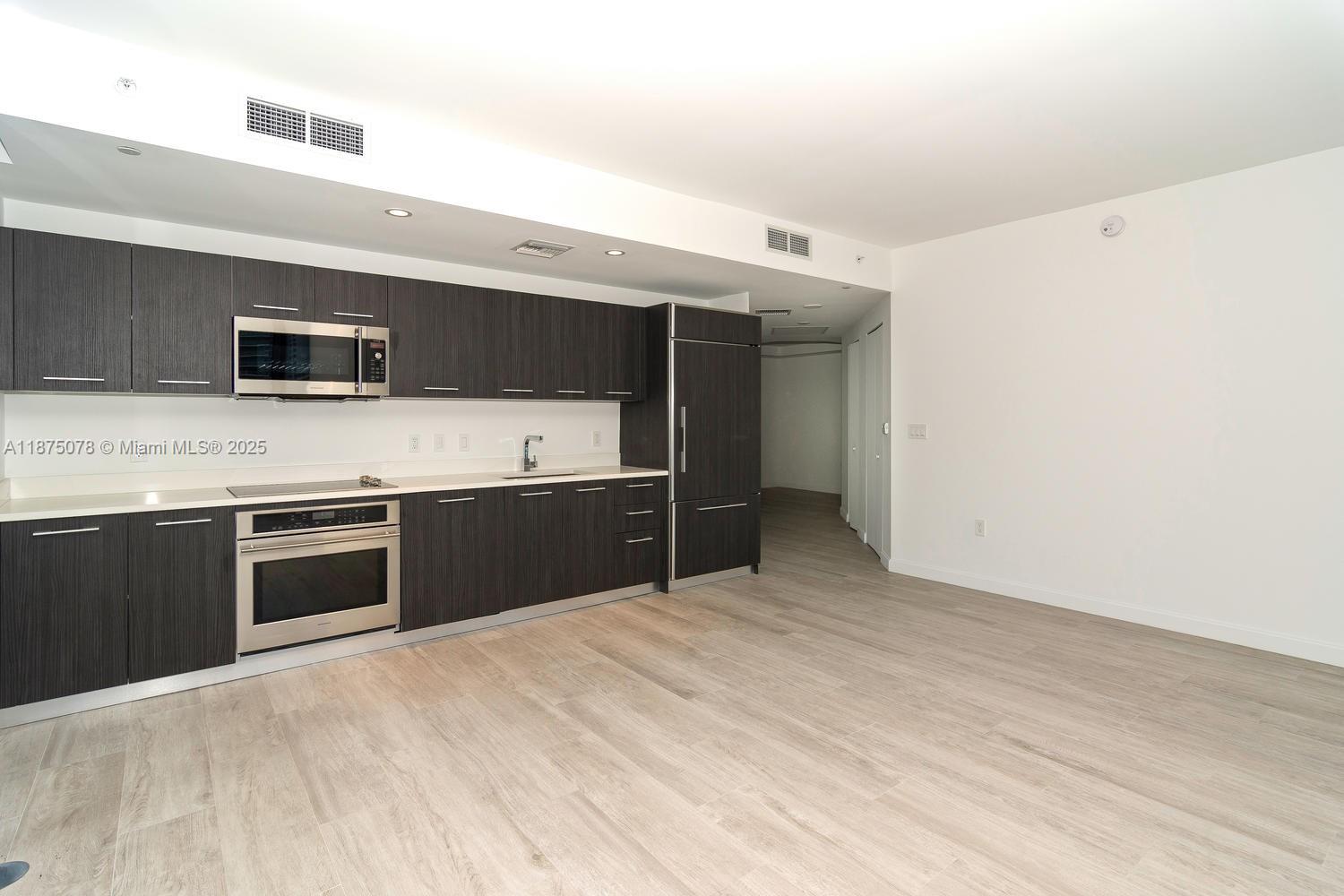 55 SW 9 St #1606, Miami FL 33130