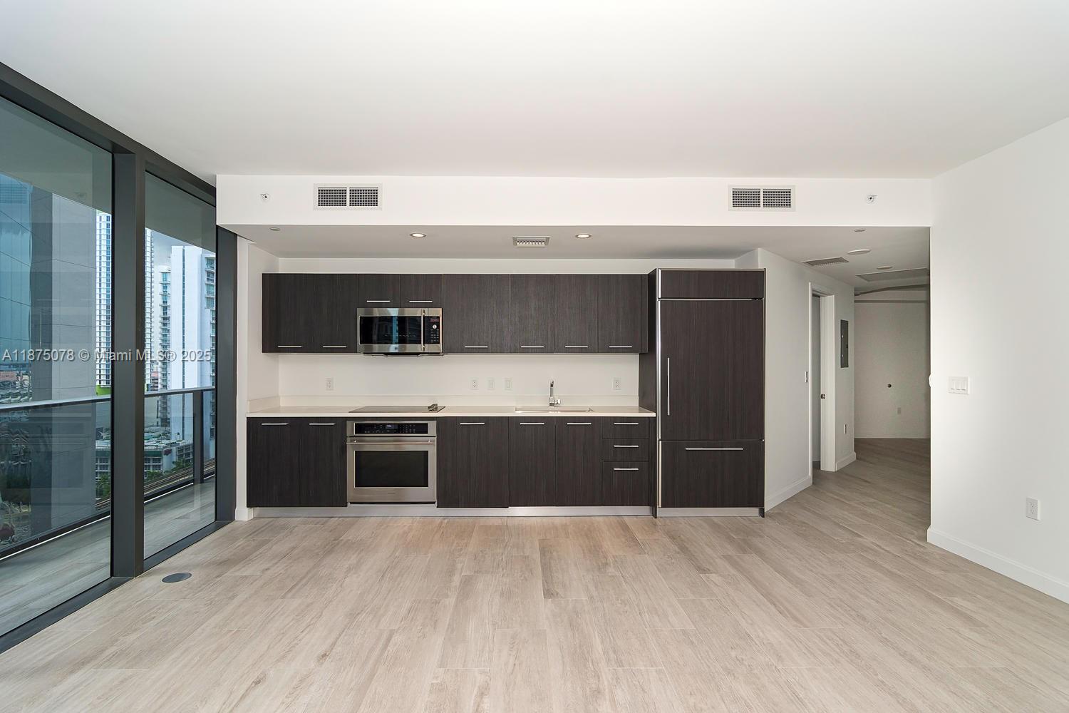 55 SW 9 St #1606, Miami FL 33130