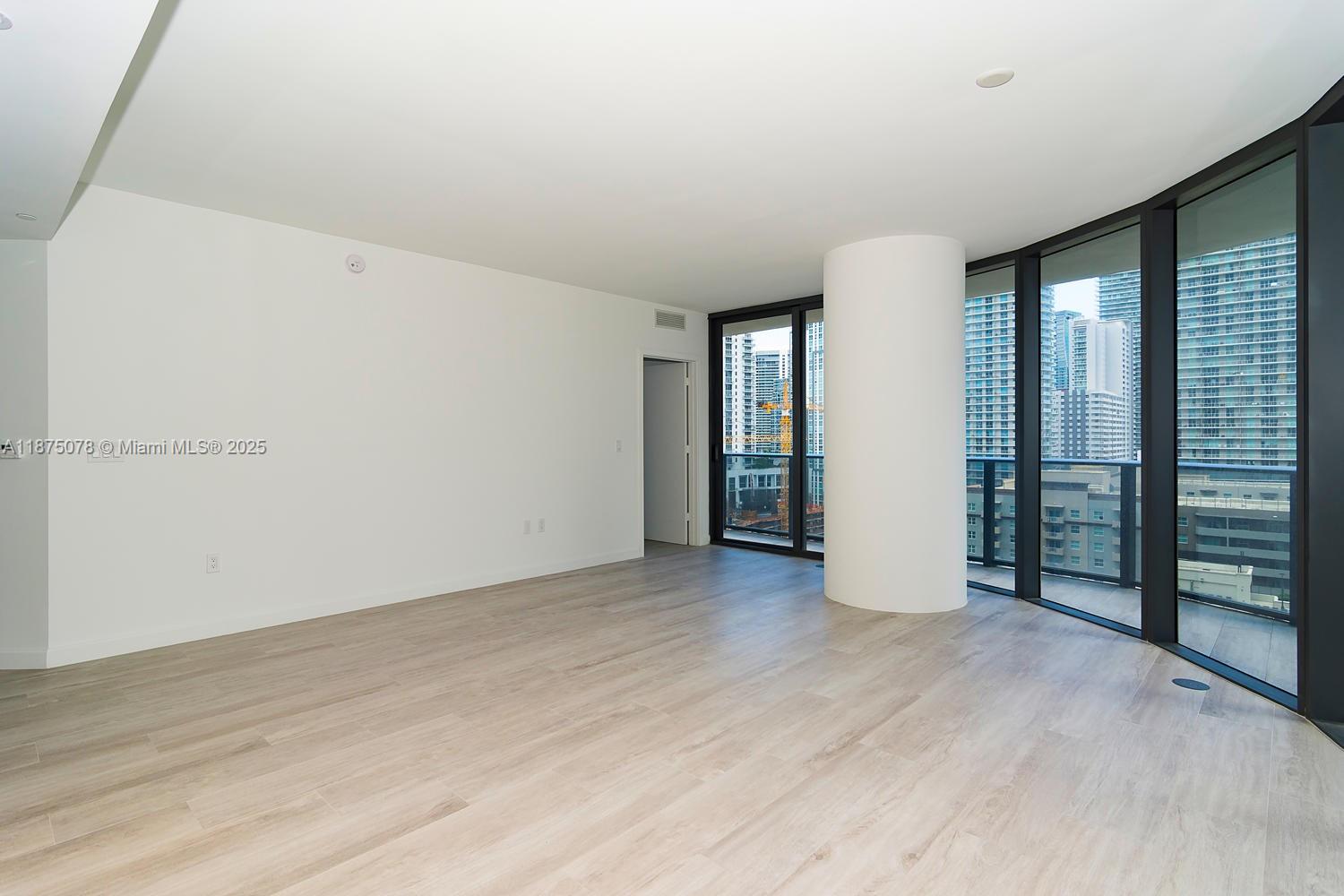 55 SW 9 St #1606, Miami FL 33130