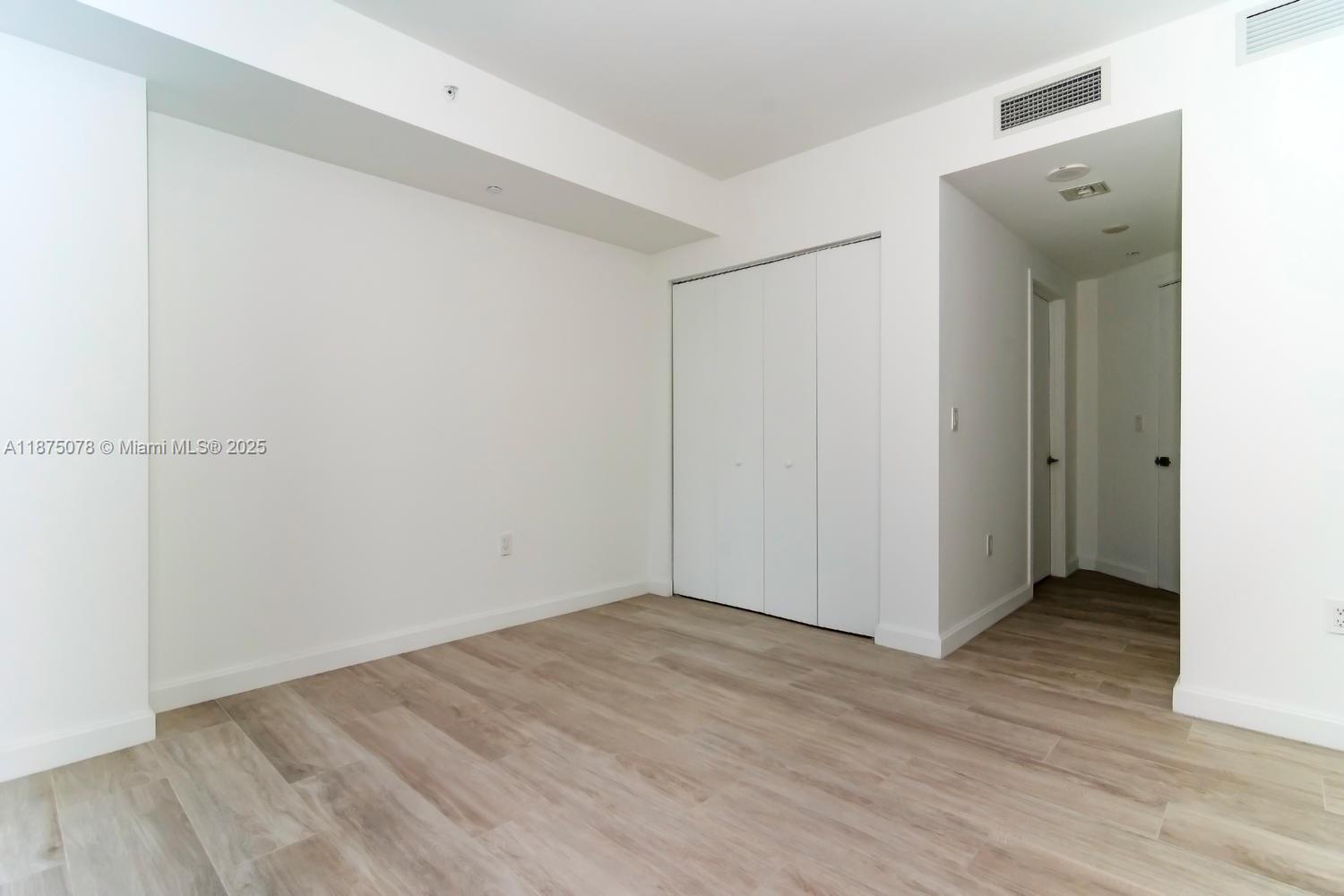 55 SW 9 St #1606, Miami FL 33130