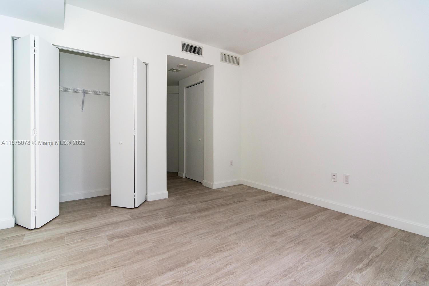 55 SW 9 St #1606, Miami FL 33130
