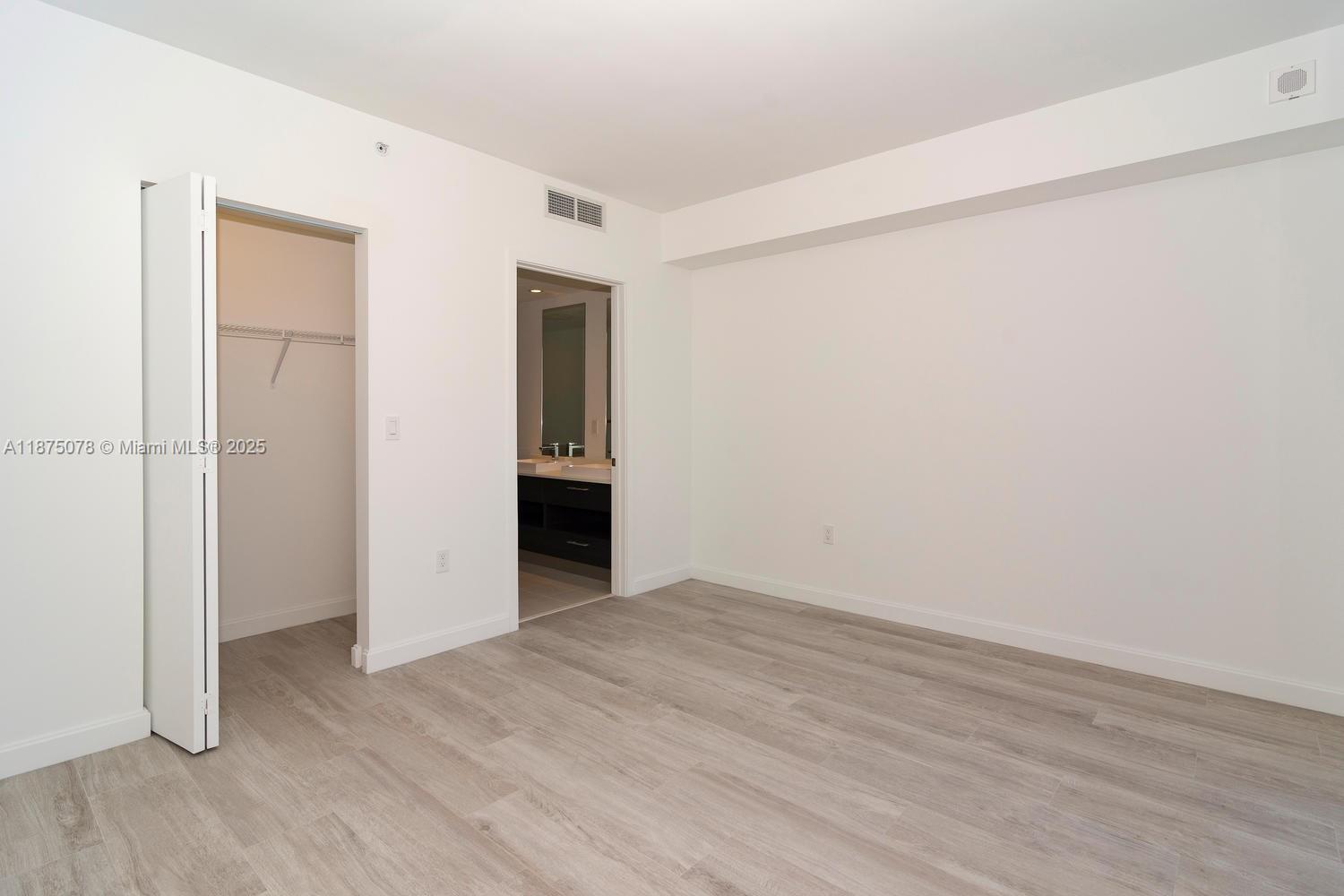 55 SW 9 St #1606, Miami FL 33130