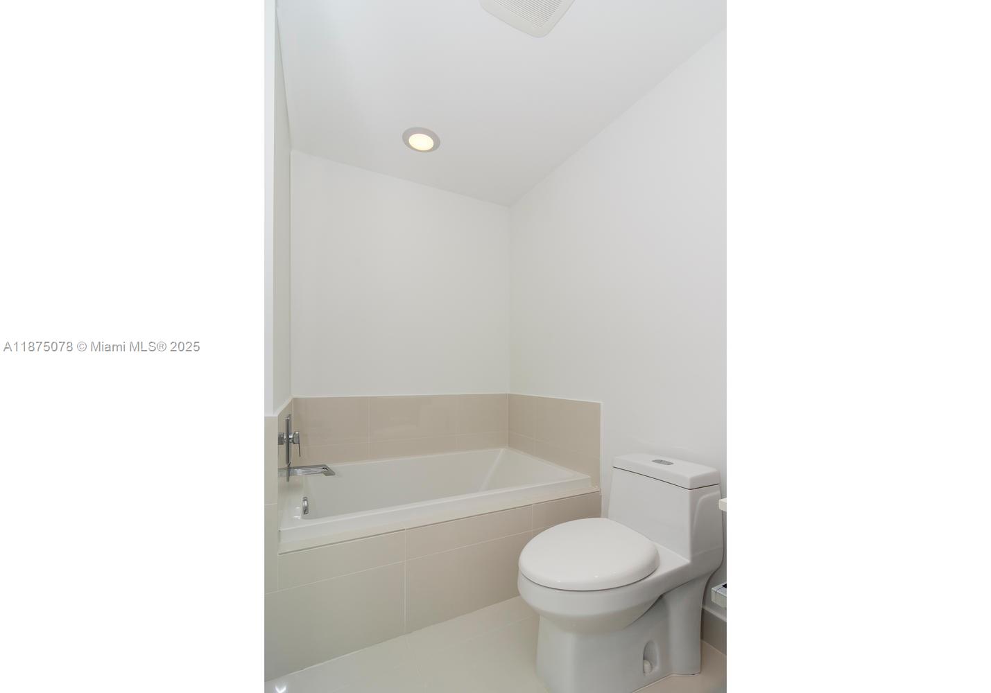 55 SW 9 St #1606, Miami FL 33130