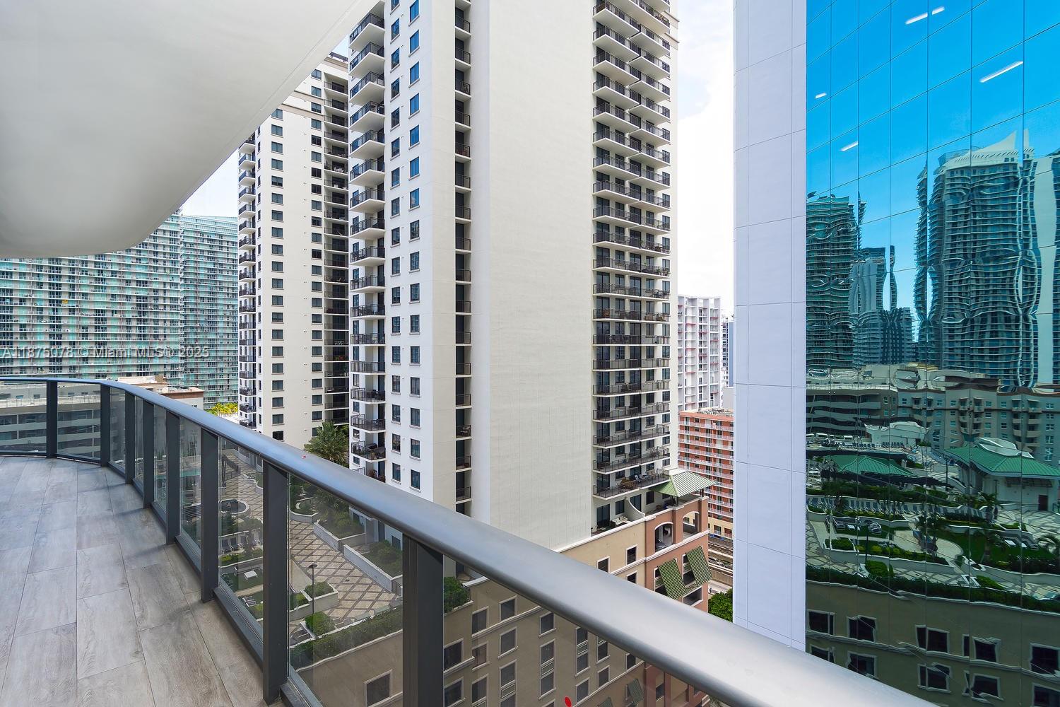 55 SW 9 St #1606, Miami FL 33130