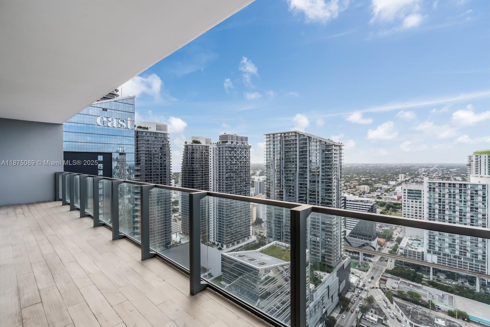 68 SE 6th St #3706, Miami FL 33131