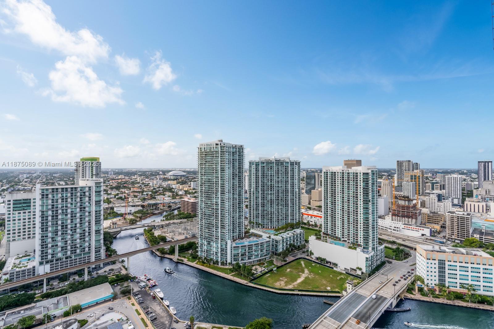 68 SE 6th St #3706, Miami FL 33131