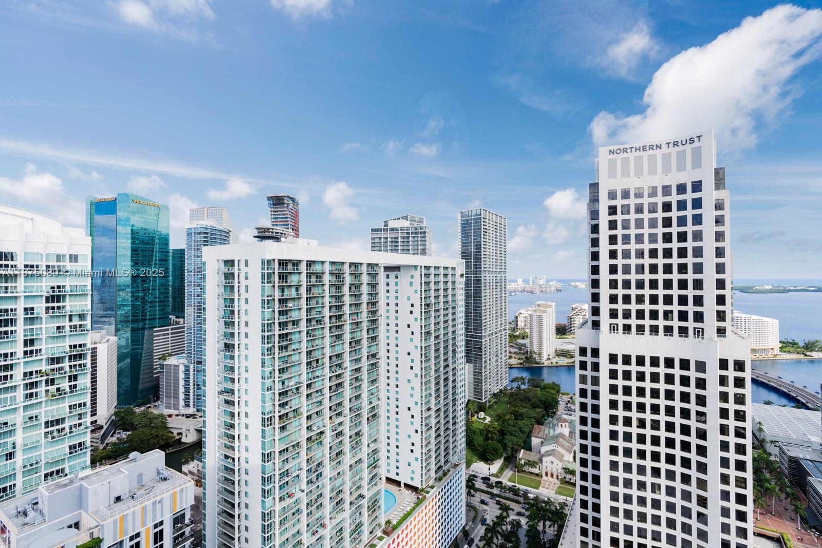 68 SE 6th St #3706, Miami FL 33131
