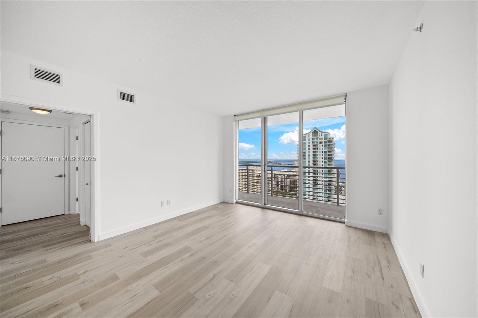 325 S Biscayne Blvd #3819, Miami FL 33131