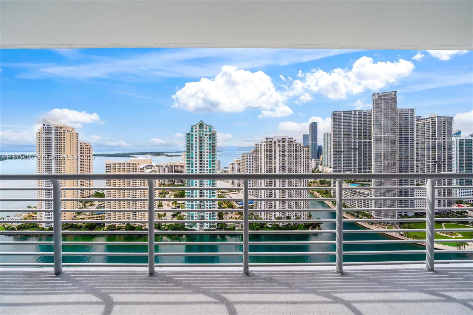 325 S Biscayne Blvd #3819, Miami FL 33131